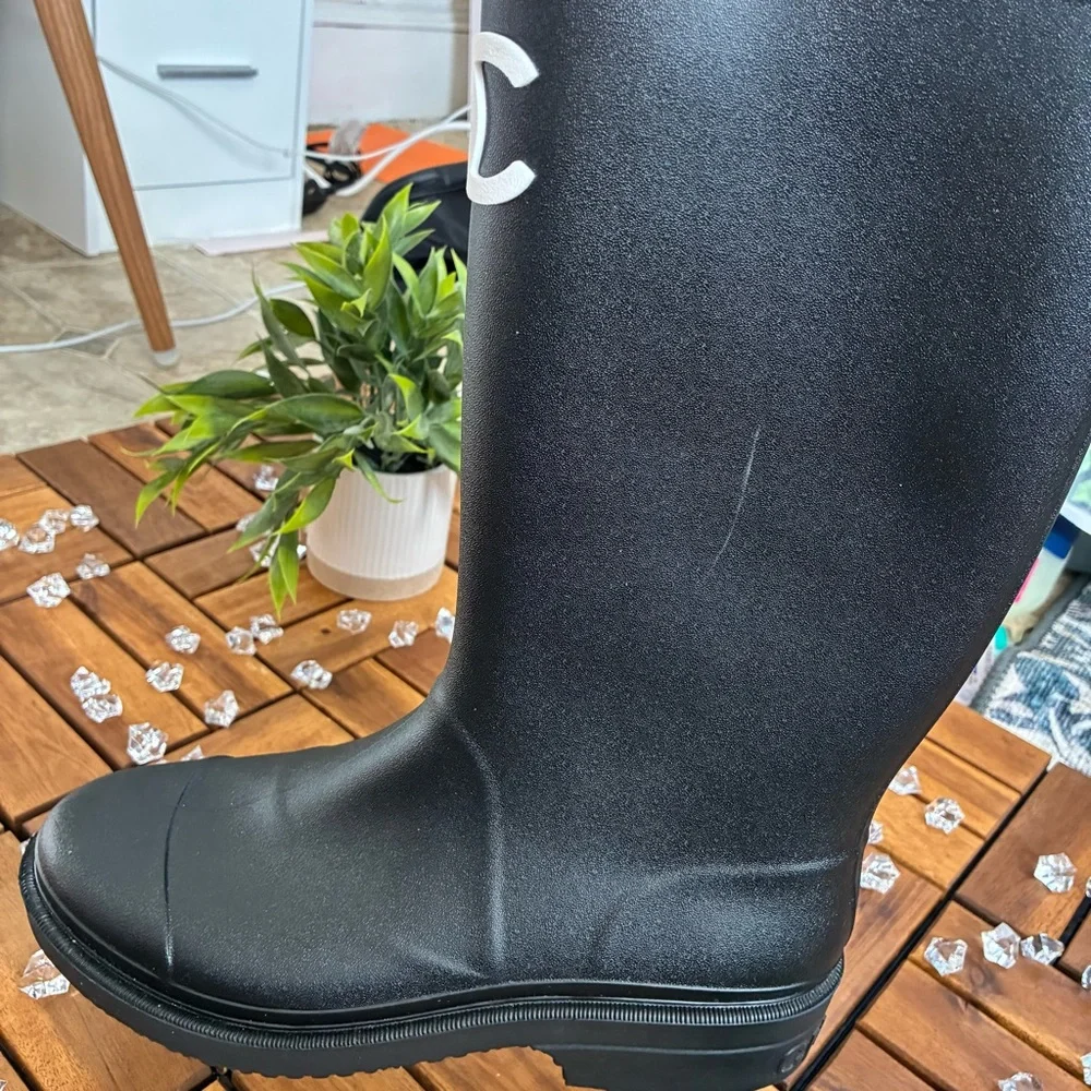 CHANEL Rubber Winter Boots - Picture 9 of 12